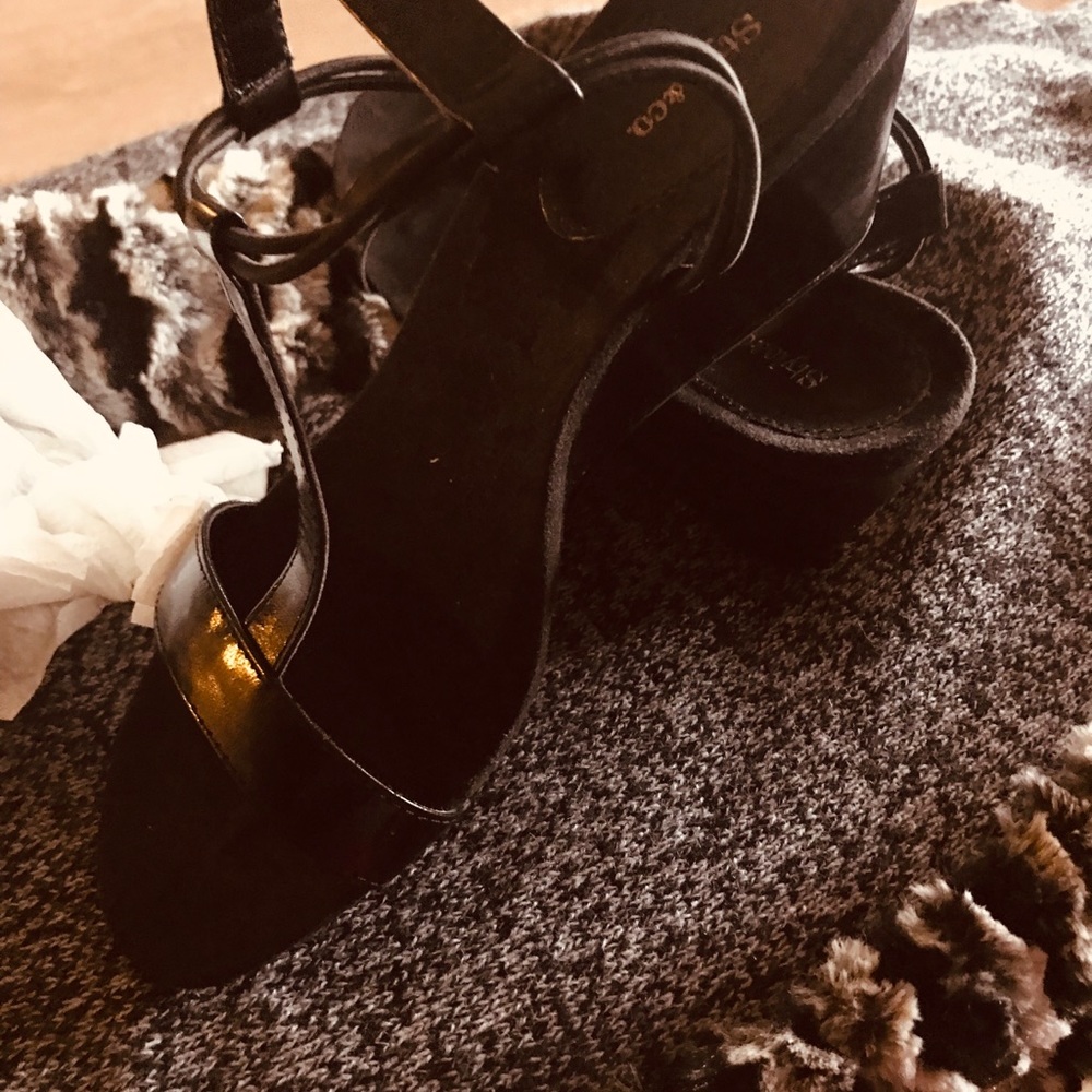 Sandals - Picture 3 of 3